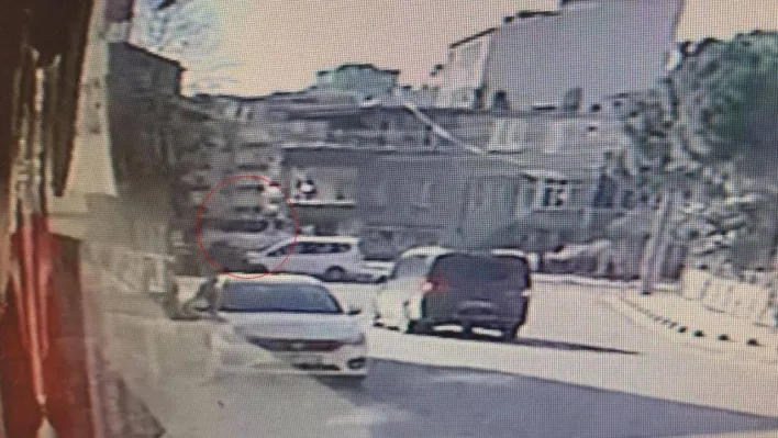 16 yaşındaki çocuk izinsiz aldığı arabayla kaza yaptı: 3 yaralı