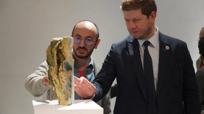 2. Uluslararası Seramiğin Genç İzleri Seramik Yarışması'ndan sonra kendi sergisini açtı