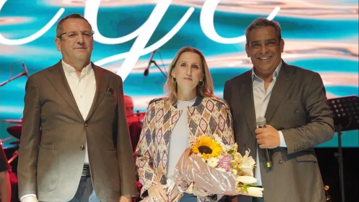 20. Ayvalık Uluslararası Zeytin Hasat ve Turizm Festivali'nde 'Ege' rüzgârı esti