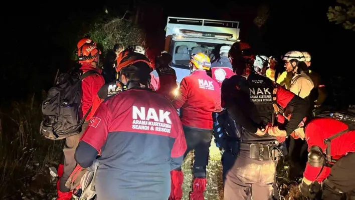 20 metrelik dere yatağına düşen kişi kurtarıldı