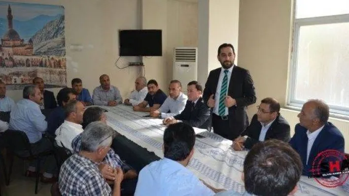 AK Parti yöneticileri Ağrılılarla bayramlaştı