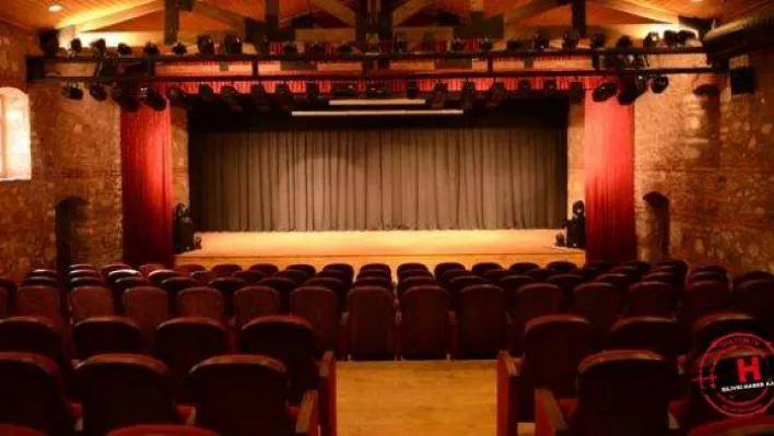 Tiyatro Salonu 27 Nisan'da Açılıyor