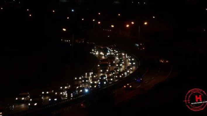 Tatilcilerin İstanbul'a dönüş çilesi başladı