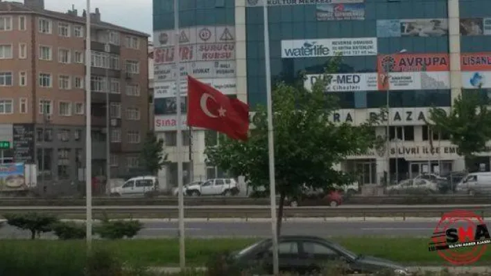 Silivri'de bayraklar yarıya indirildi