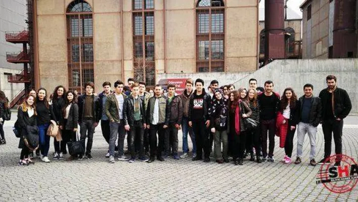 TOKİ öğrencileri Bilgi Üniversitesi'ni gezdi