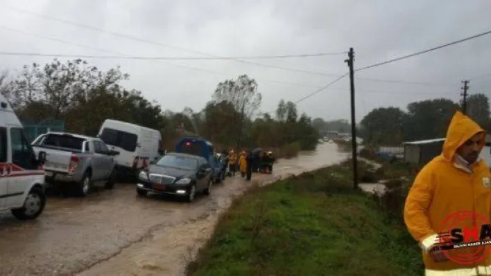 Köprü çöktü askerler suya kapıldı