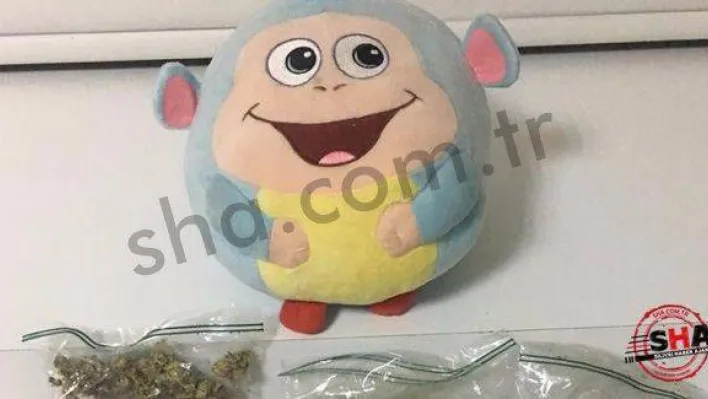 Oyuncak içerisine saklanmış uyuşturucu ele geçirildi