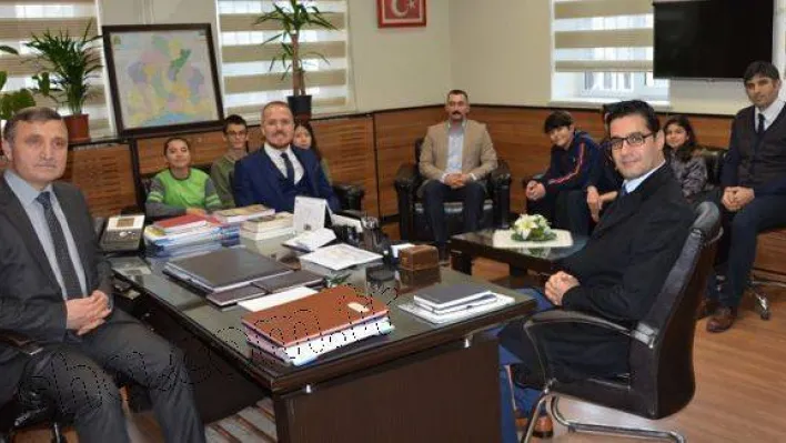 Şampiyon öğrenciler Ay'ı ziyaret etti