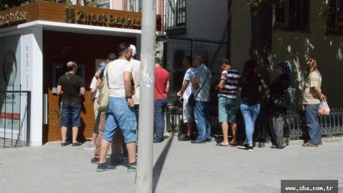 Emeklilerin Bayram öncesi ikramiye kuyruğu