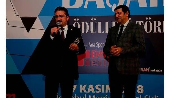 Çizgi Kolejine Eğitimde Başarı Ödülü