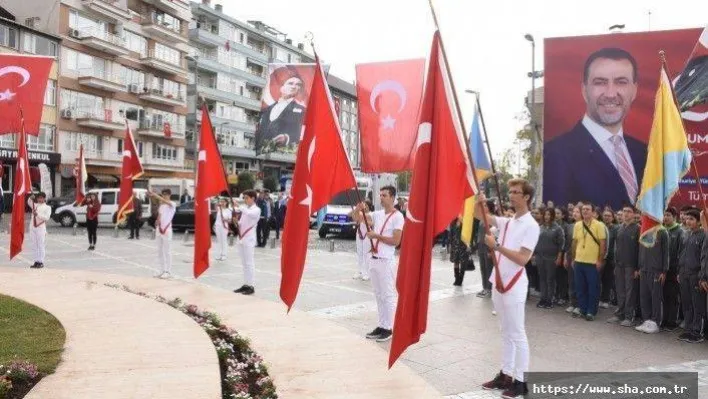 29 Ekim Coşkusu Çelenk Sunma Töreni ile Başladı