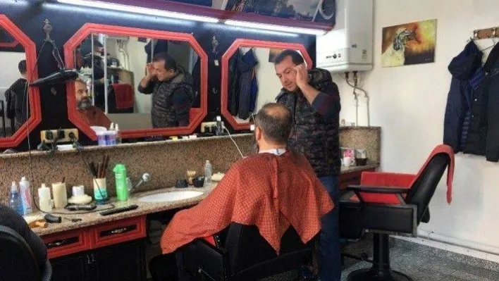 Berber, kuaför ve güzellik salonları kepenkleri indirdi