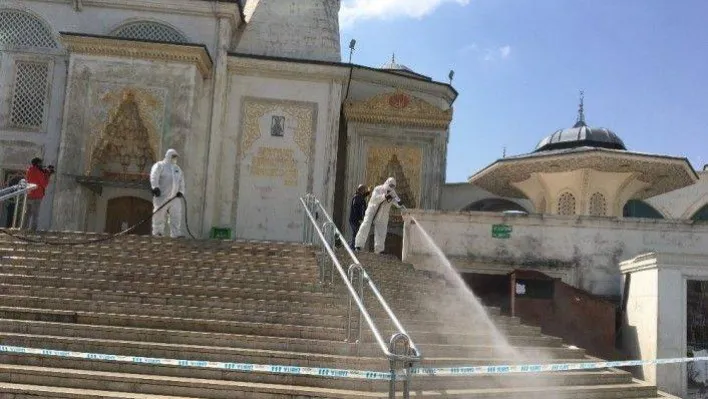 Vatandaşlar uyarıları dikkate almayınca, belediye ekipleri müdahale etti