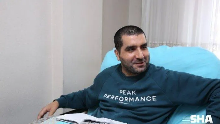 12 yıldır evde kalan engelli genç yapılan asansörle sokağa çıkmanın mutluluğunu yaşadı