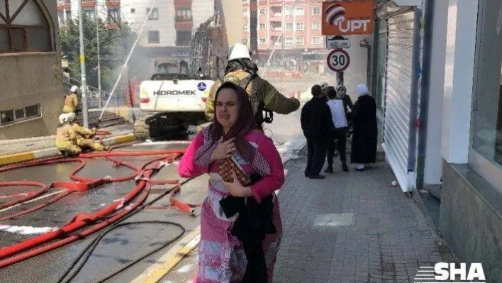 Beylikdüzü'nde doğalgaz patlaması alevler metrelerce yükseğe çıktı