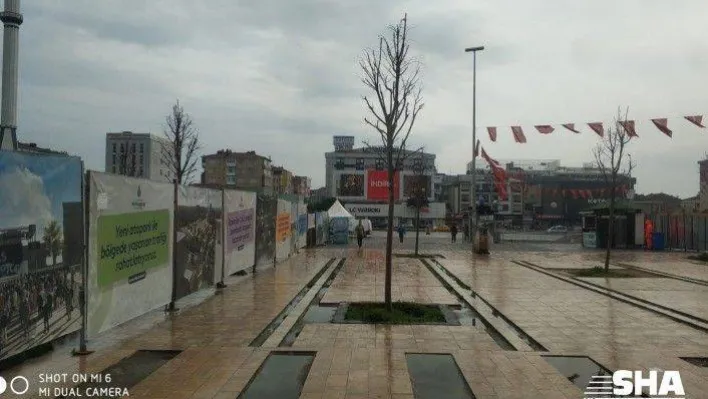 'Evde kal' çağrısıyla Bağcılar meydanları boş kaldı