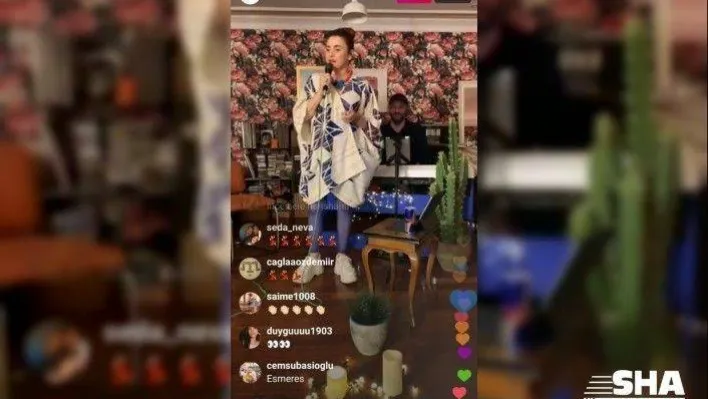 EvdeÇal'da çıkan Ceylan Ertem en sevilen şarkılarını binlerle söyledi