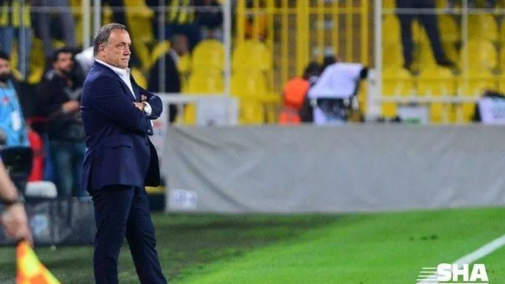 Feyenoord, Dick Advocaat ile sözleşme uzattı