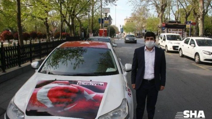 'Biz Bize Yeteriz Türkiyem' kampanyasına destek için aracını giydirdi