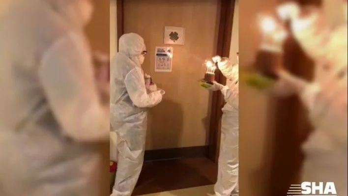 (Özel) Doktorlardan korona virüs hastasına doğum günü sürprizi
