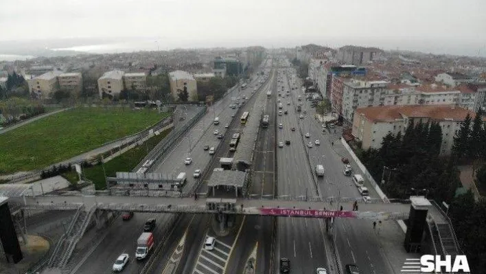 (Özel) E-5 ve metrobüs yollarında kısıtlama sonrası hareketlilik drone ile görüntülendi