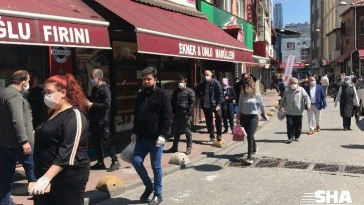 (Özel) İstanbul'da yasağa saatler kala vatandaşlar alışverişe akın etti