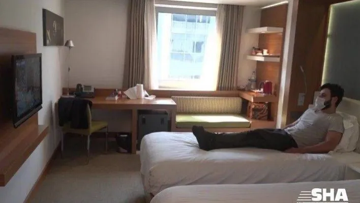 (Özel) Sağlık çalışanı kaldığı otelden 10 gündür göremediği ailesine seslendi