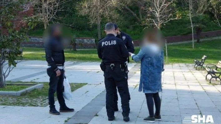 (Özel) Yasağı hiçe sayıp parkta alkol aldı, polise verdiği tepki hayrete düşürdü
