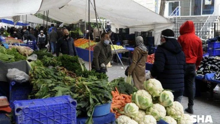 Pazar ve marketlerde Ramazan hareketliliği