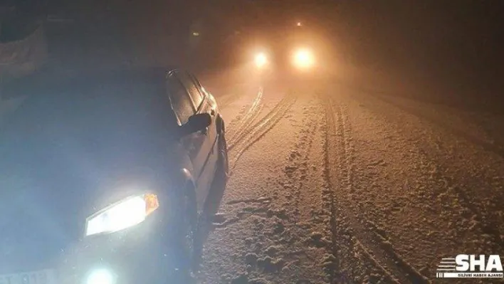 Şarköy'de kar sürücülere zor anlar yaşattı