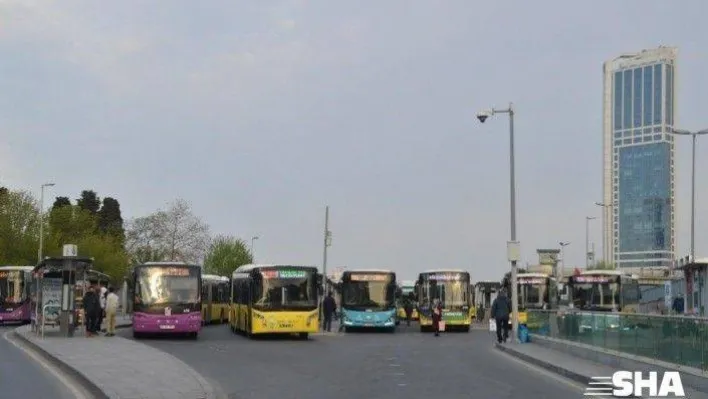 Sokağa çıkma kısıtlaması sona erdi, işe gitmek zorunda olanlar yola çıktı