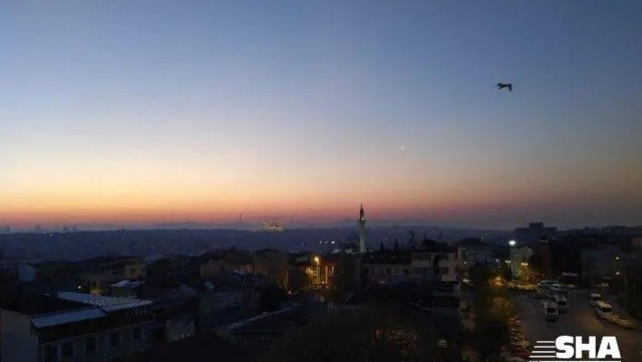 Sokağa çıkma kısıtlamasının sabahında gündoğumunda kartpostallık görüntüler