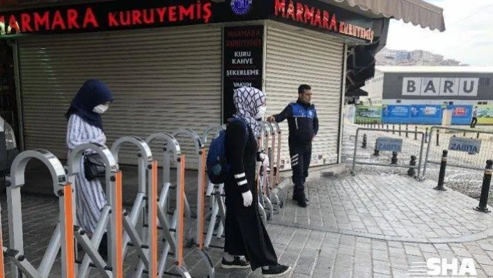 Tarihi Balıkçılar Çarşısı'na korona önlemi