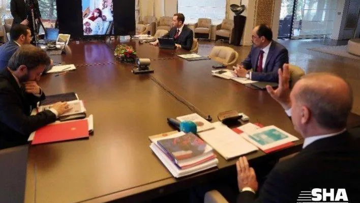 Cumhurbaşkanı Erdoğan video konferansla Covid-19 hastaları ile görüştü