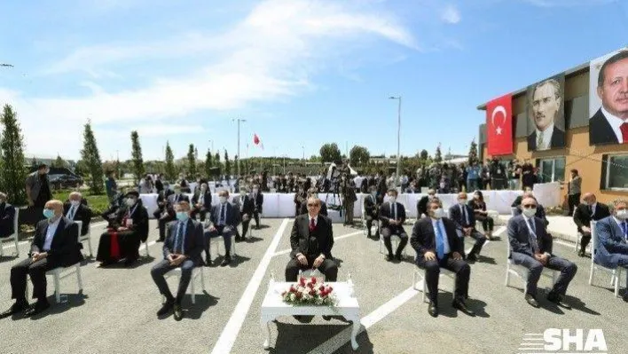 Cumhurbaşkanı Recep Tayyip Erdoğan, 'Türkiye'nin ihtiyacı kavga değil eser siyasetidir' dedi.