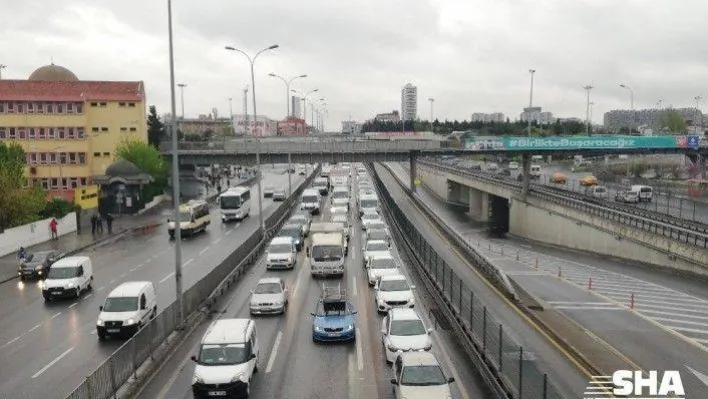 Kısıtlama ardından E-5'de yoğun trafik, polis helikopteri havadan denetledi