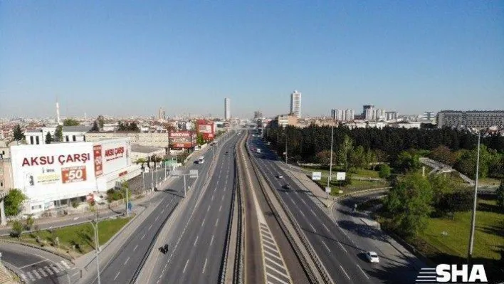 Kısıtlama gününde boş kalan E-5 havadan drone ile görüntülendi