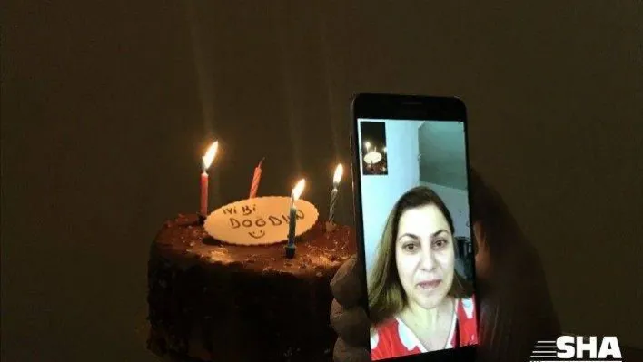 Nusaybin'de görev yapan sağlık çalışanı annenin oğluna doğum günü sürprizi