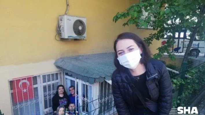 (Özel) Covid-19 servisi hemşiresinden 74 yaşındaki annesine duygulandıran sürpriz
