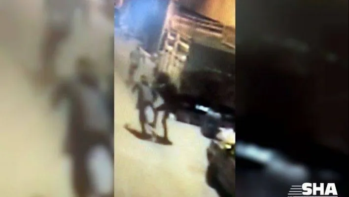 (Özel) Taksim'de İranlı turistin yaşadığı gasp dehşeti kamerada