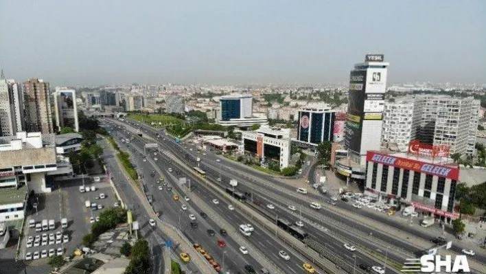 Sokağa çıkma kısıtlamasının ardından trafik yoğunluğu drone ile görüntülendi