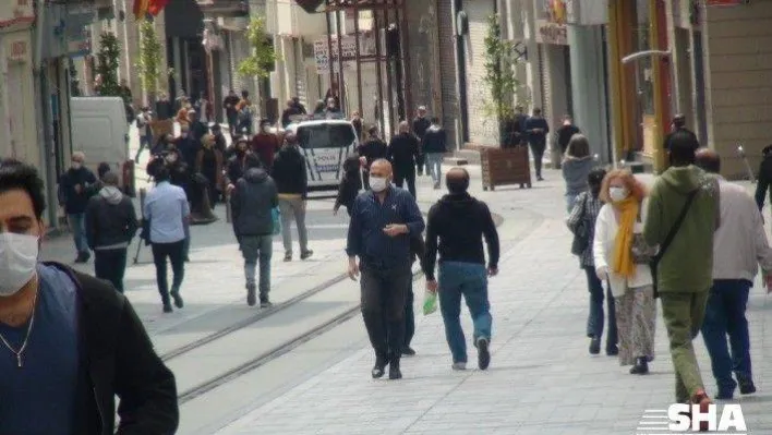 Taksim Meydanı ve İstiklal Caddesi bugün de doldu