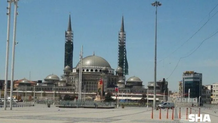 Taksim son yılların en sessiz günlerini yaşıyor