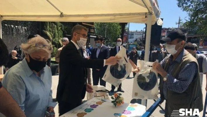 Üsküdar Belediyesi bayramın ilk gününde yaşlıları unutmadı