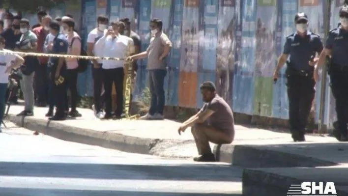 Alevler içerisinde kalan aracına son kez böyle baktı