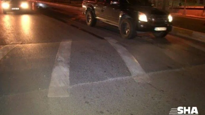 Aşırı hız yapan motosiklet sürücüsü kasiste kontrolünü kaybedip kaza yaptı