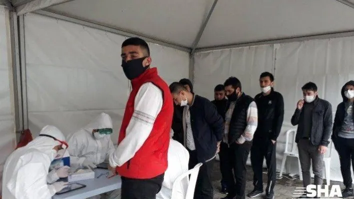 Bahçelievler'de askere gidecek olan erlere Covid-19 testi yapıldı
