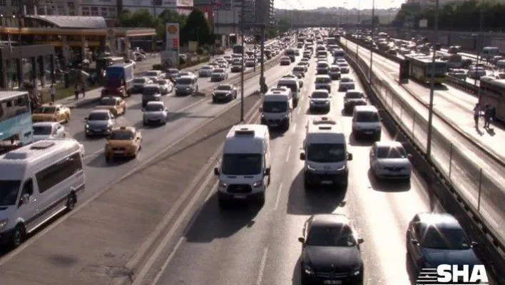 Haftanın ilk iş gününde trafik yoğunluğu arttı