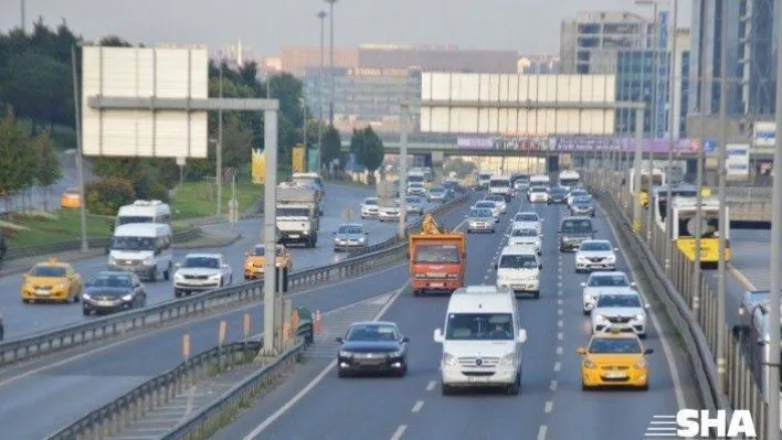 İstanbul yeni haftaya yoğun trafik ile başladı