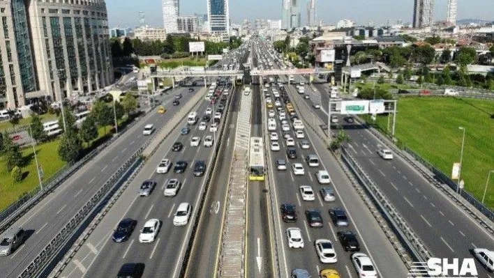 İstanbul'da akşam saatlerinde trafik yoğunluğu